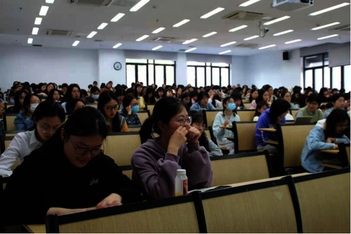 无码人妻-国产人妻-国产成人无码
2021届全体本科生毕业生